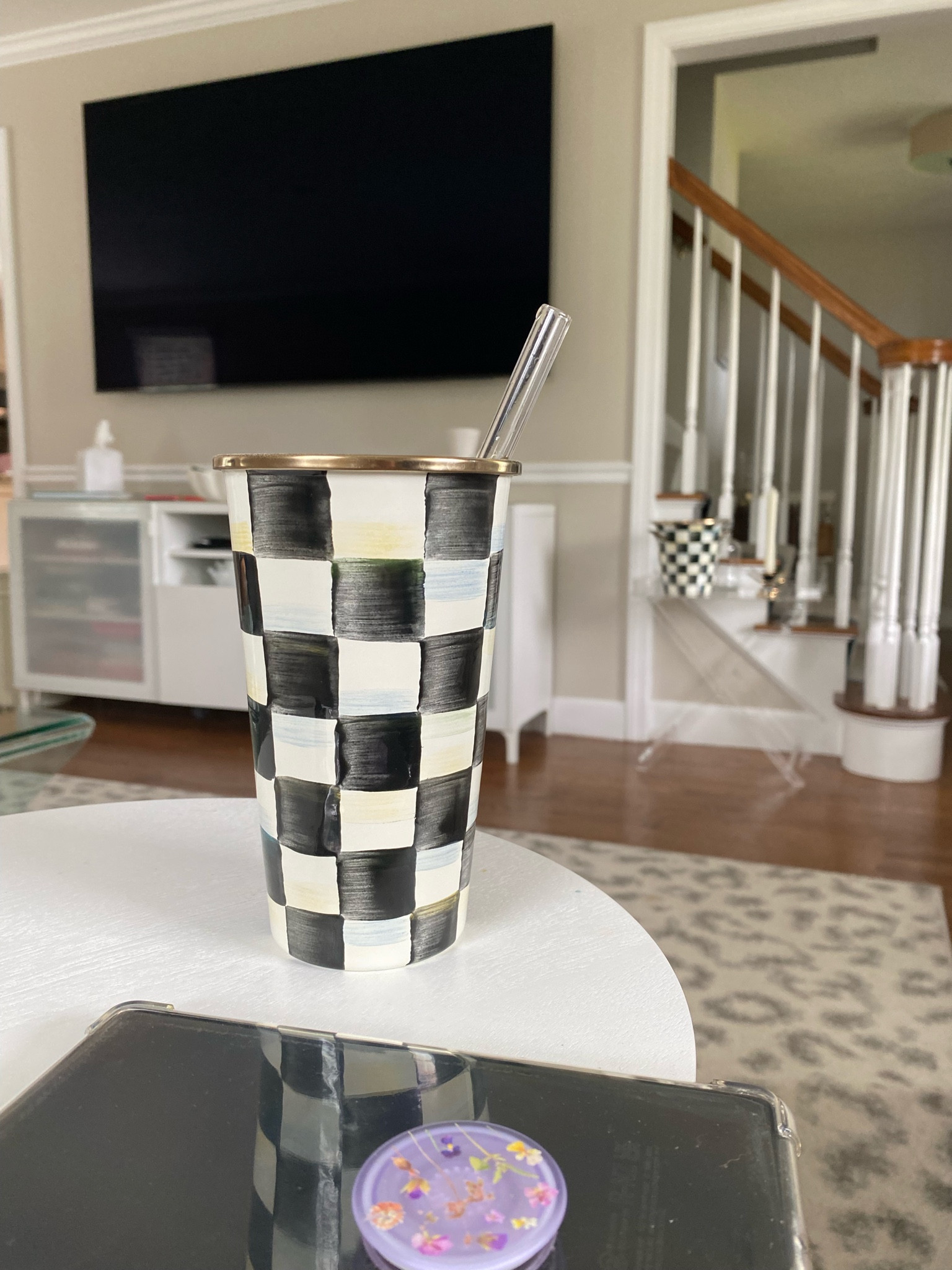 Rainy day reading 🤍🖤

#LTKhome #LTKunder100