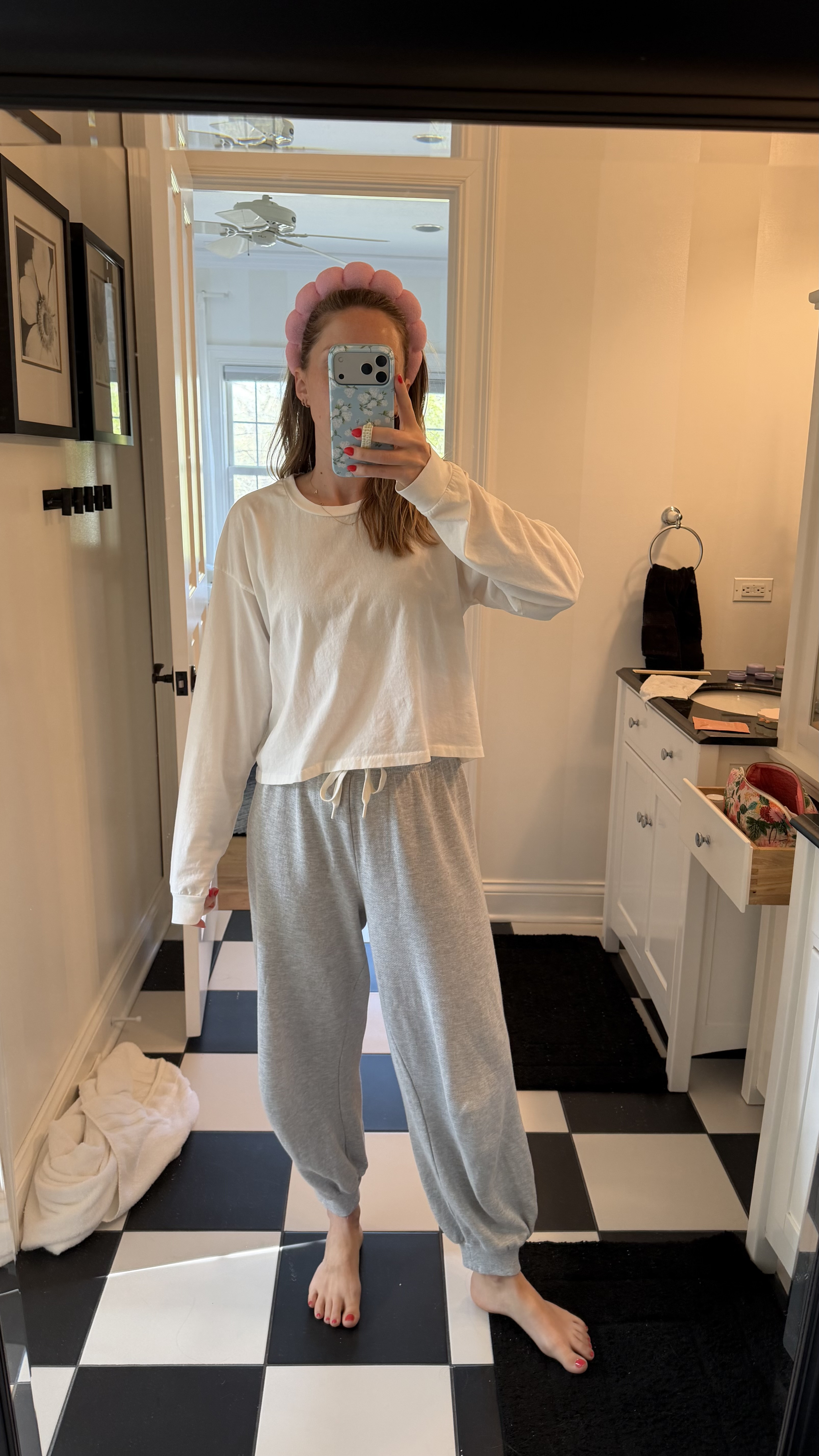 Lounge combo -- S in tee and joggers  

 