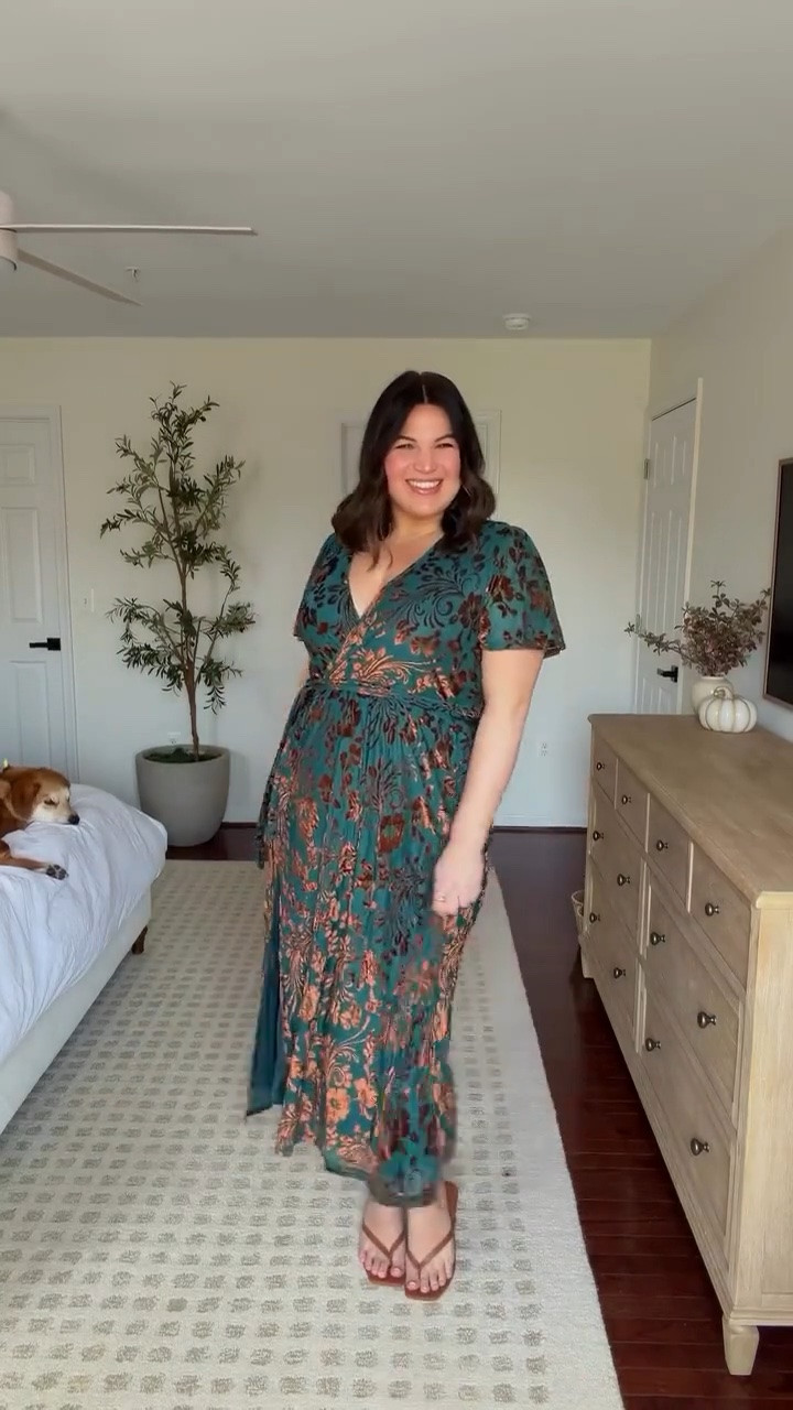 This is the perfect fall wedding guest dress! 
Dress- size 14 (fits roomy, could have sized down)
Shoes- size 10 (runs big, size down)


Fall wedding guest dress, midsize fashion, Amazon dresses, Amazon fashion, sale alert

#LTKgrwm #LTKMidsize #LTKWedding