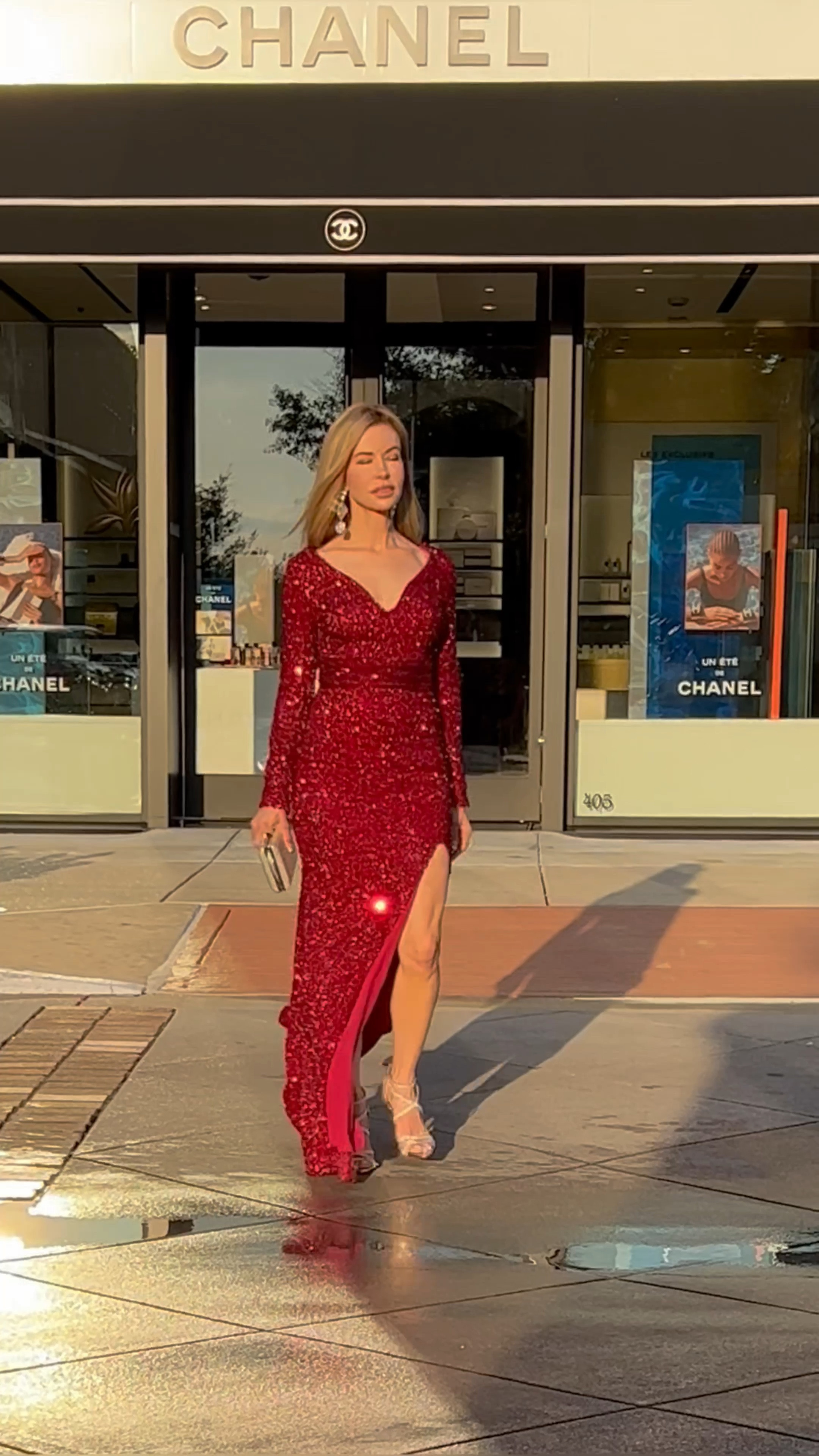 Do you have a black tie wedding coming up? Or how about a formal event? Homecoming? This beautiful dress makes the grade in so many categories, I can even see it as mother of the bride. Available in a wide range of sizes and brand new!
•
•
•
#formal #blacktie #wedding #homecoming #prom #motherofthebride #mother #bride #gown #dress #dresses #sequin #beaded #bling #glamorous #quince #teacher #outfits #travel #party #bodycon 


#LTKsalealert #LTKstyletip #LTKwedding