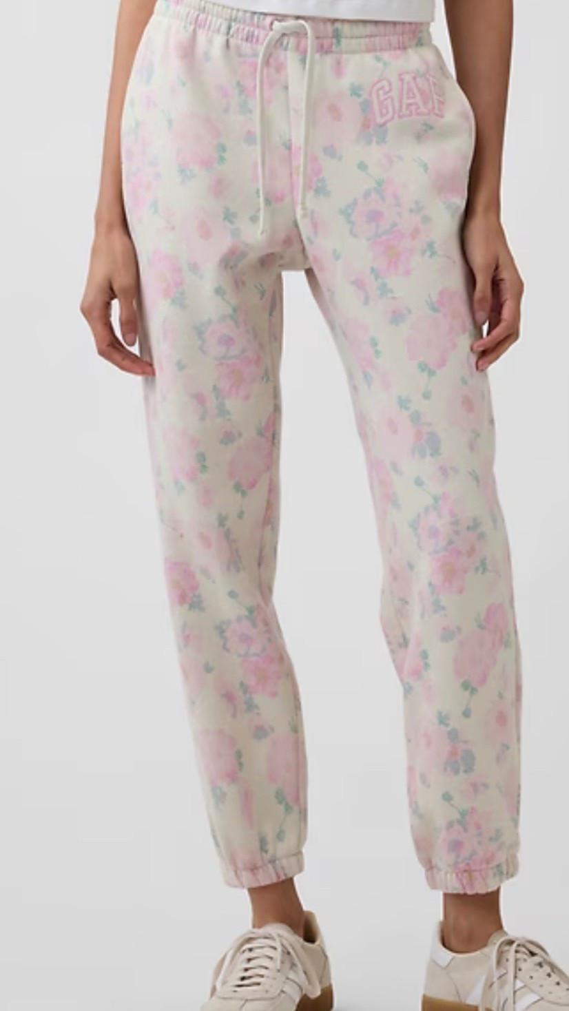 Floral print joggers for mom! Matching sets, matching floral sweats

#LTKActive #LTKmomlife #LTKootd