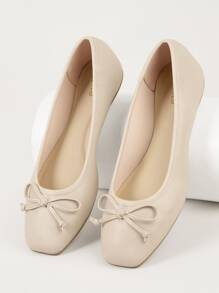 Minimalist Faux Leather Ballet Flats
   SKU: sx2206157435684488   New     US$14.00               ... | SHEIN