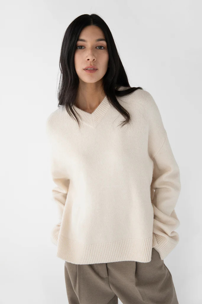 V-NECK SWEATER | OAK + FORT