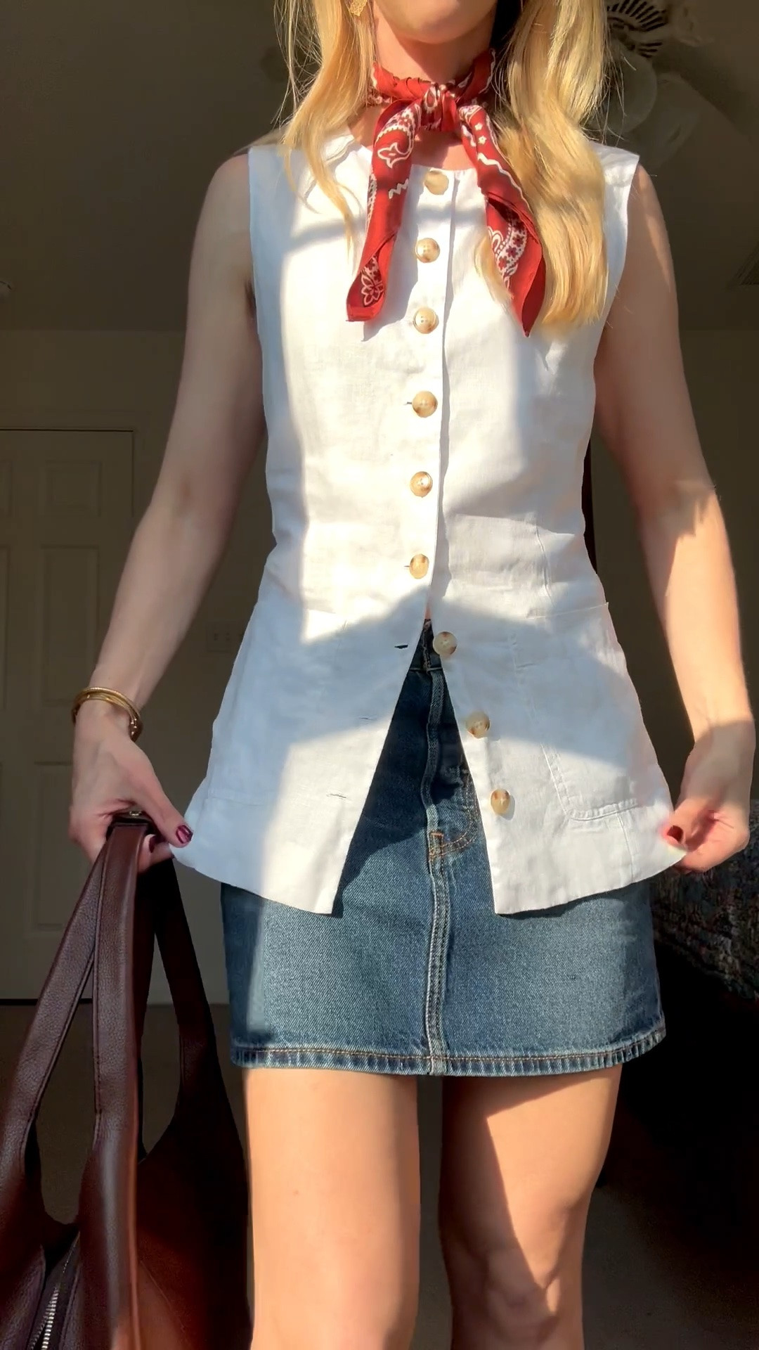 Transitional outfit, summer to fall, linen vest, @Madewell silk scarf, over 40 casual outfits

#LTKSeasonal #LTKOver40 #LTKSaleAlert