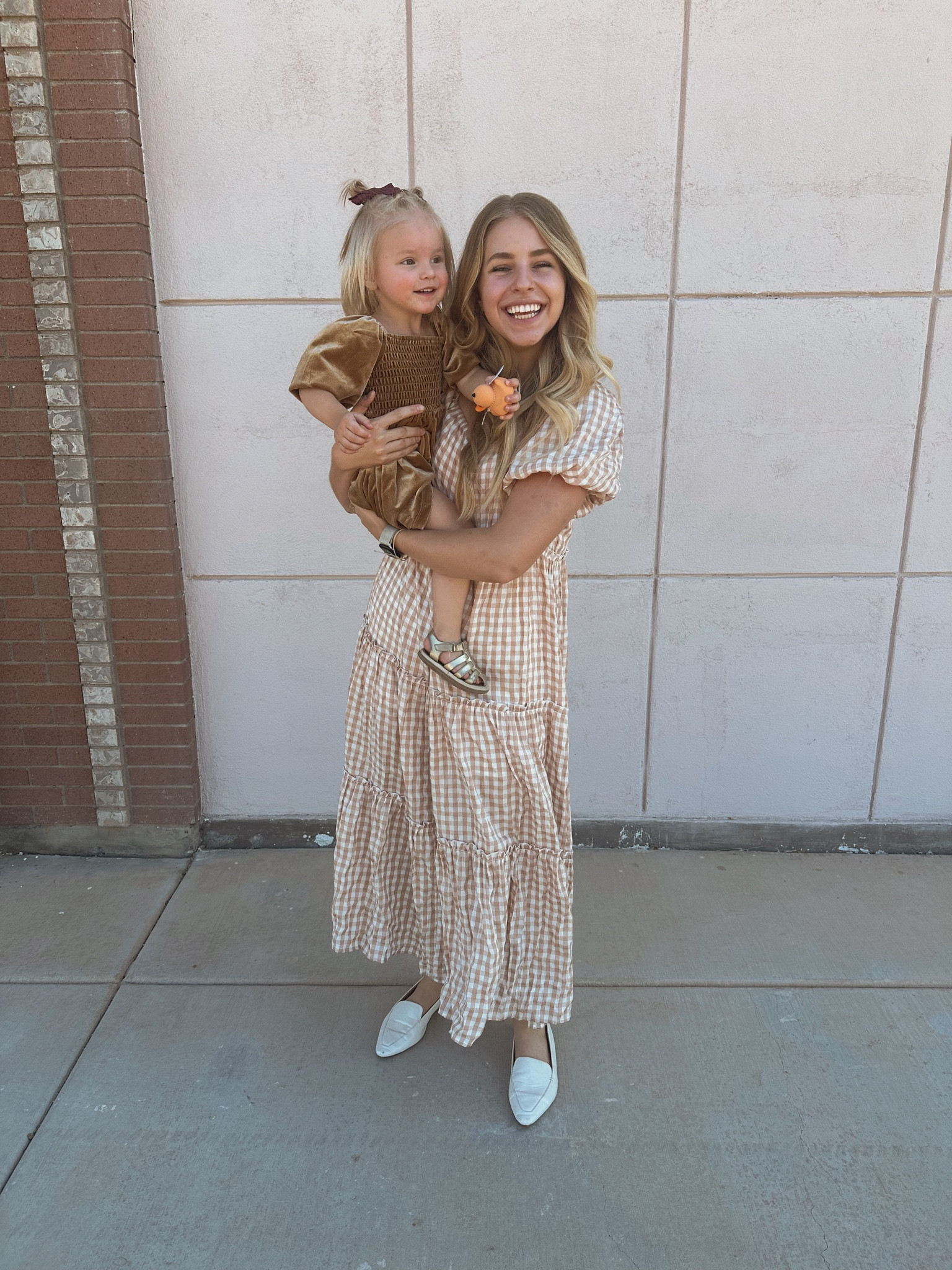 My dress is CJLA (code FULLER15 to save $$) and everything else is linked!
#ltksundaybest