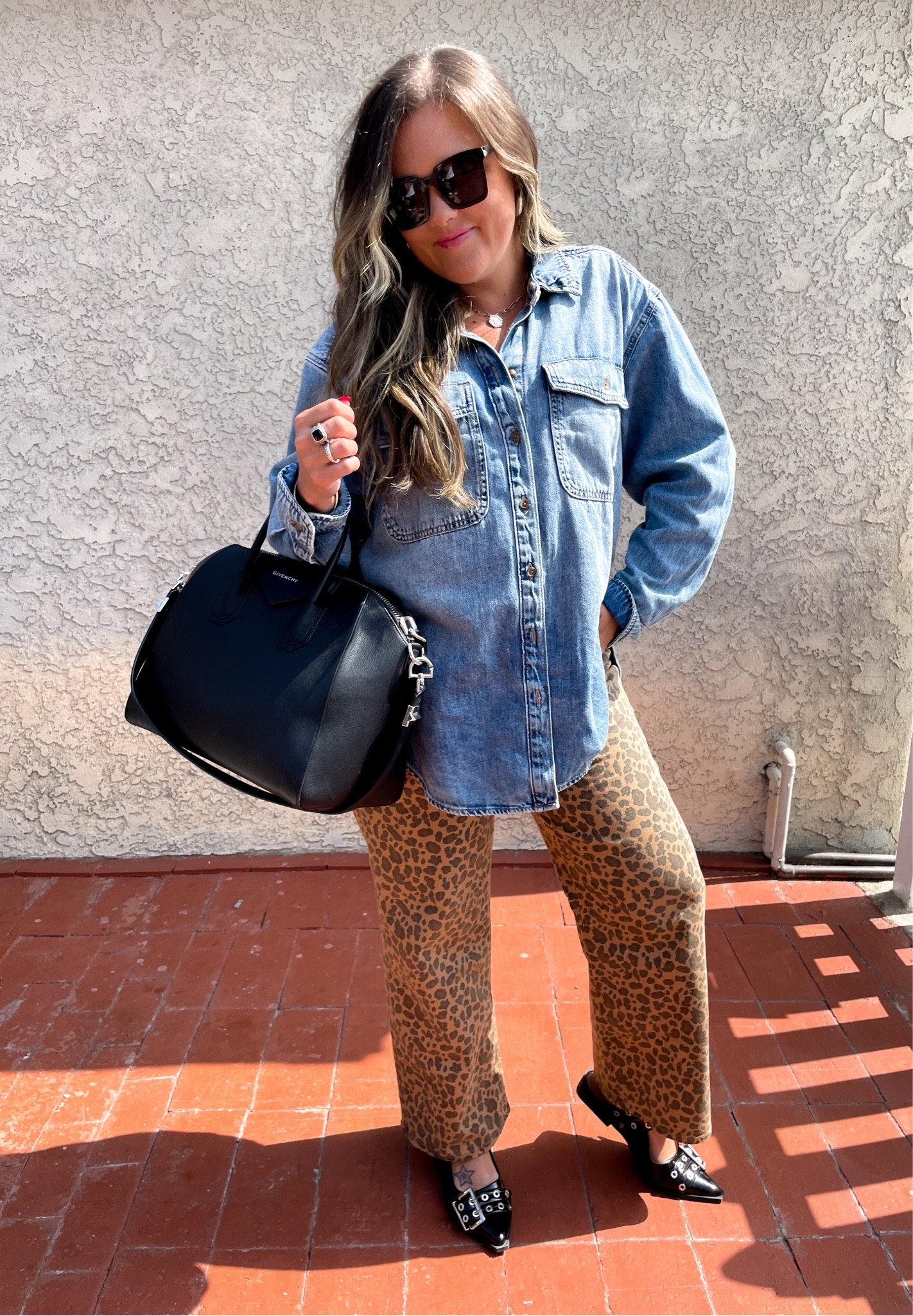 One trend I’m loving is the return of animal print. These pants are so comfy. I’m usually a size 10 and did a size 8 regular in these since they’re an ankle length already. 

Linked the Target top too. Wearing a size large. 

Target has dupe of these shoes on sale too! ♥️