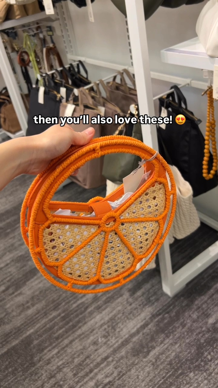 More “garden chic” accessories from Target! 😍

#purse #accessories #travel #bag #target #spring #summer #earrings #necklace #jewelryy

#LTKItBag #LTKTravel #LTKSpringSale