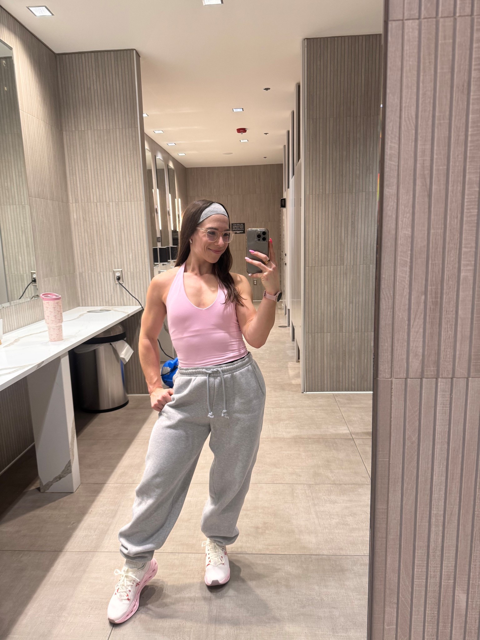 Might be my favorite gym outfit to date 🤭

#LTKActive #LTKfitnessgoals #LTKValentine