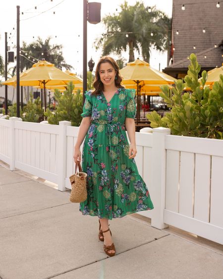 Spring outfit idea! Love this green floral midi dress paired with brown platform heels



#LTKSeasonal #LTKunder100 #LTKstyletip