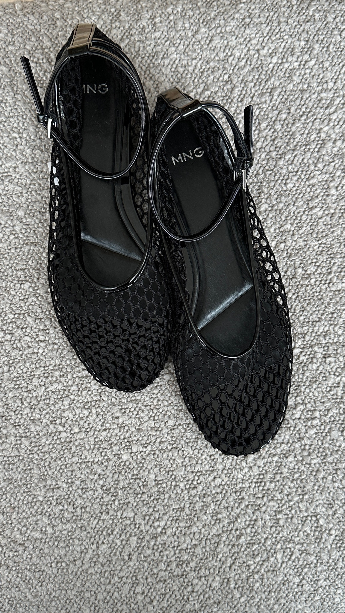The best mesh flats Alaïa dupes I’ve seen on the high street 🖤
Alaia mesh ballerina pump dupes | Net ballerinas | Sheer ballet shoes | Black ankle tie shoes 

#LTKshoecrush #LTKworkwear #LTKSeasonal