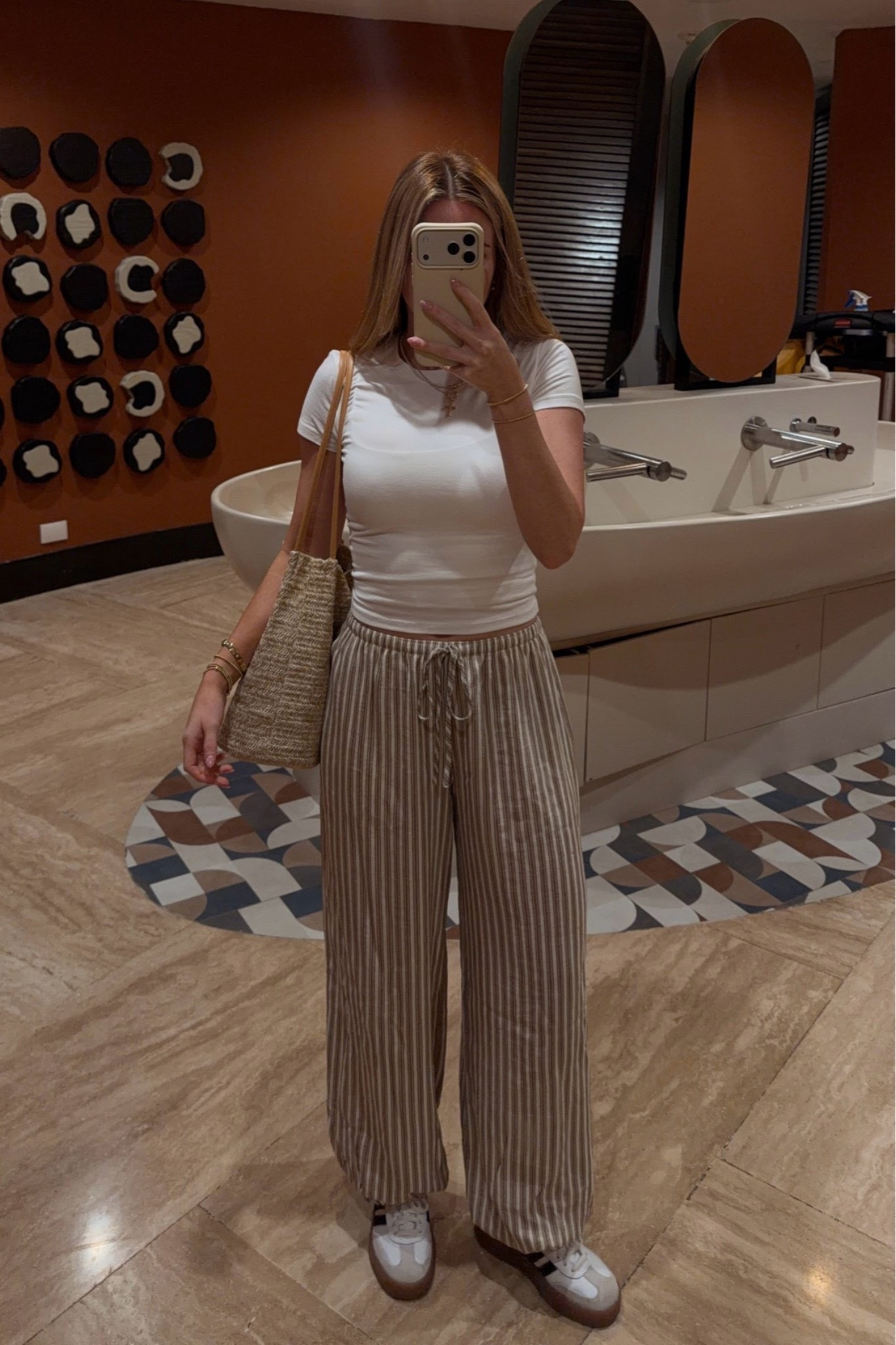 tee: xxs // pants: xs regular (i’m 5’3)

casual outfits, flowy pants, prefall fashion, summer to fall outfits, transitional outfits, travel outfit, michele jaliene

#LTKdayinmylife #LTKootd