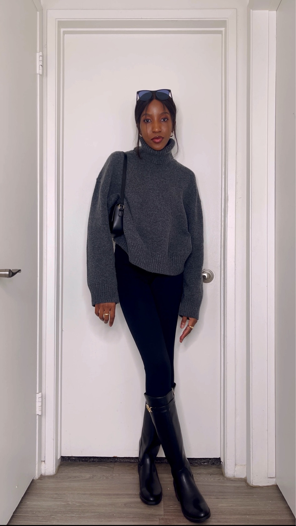 Chic cozy look for these semi-cold days❄️☀️

#LTKfit #LTKstyletip #LTKFind