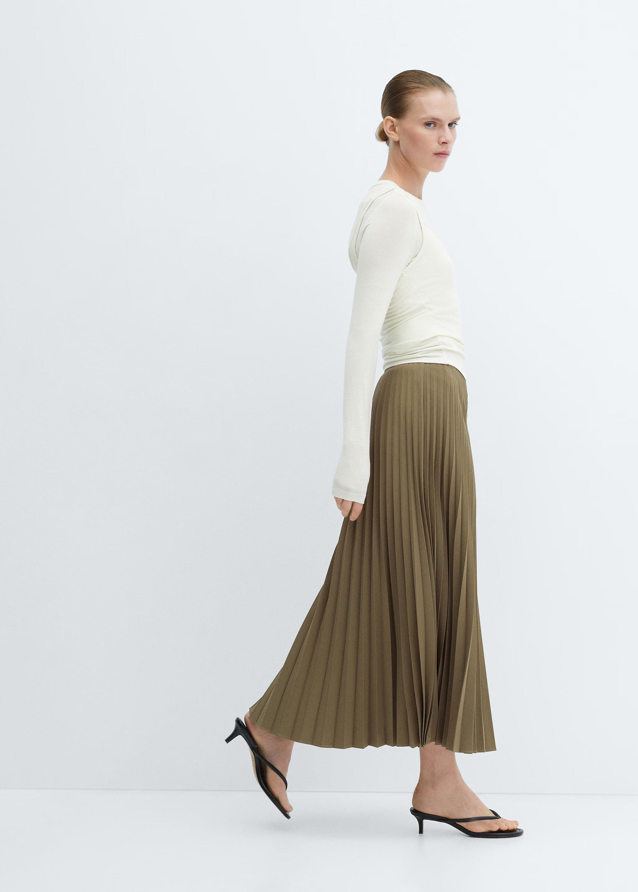 Pleated long skirt - Woman | MANGO USA | MANGO (US)