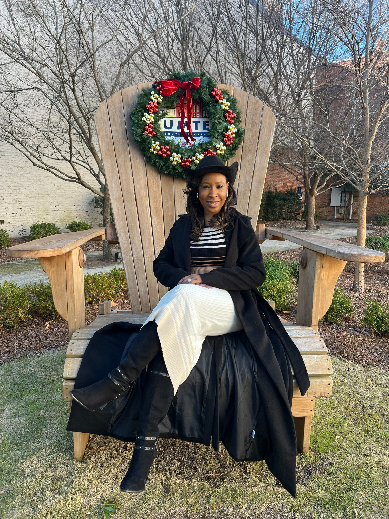 How to stay warm and stylish in the cold: Sweater dress + cowboy hat + boots + winter coat = 🔥 #WinterFashion #Ootd #WinterOutfits

#LTKStyleTip #LTKU #LTKOver40