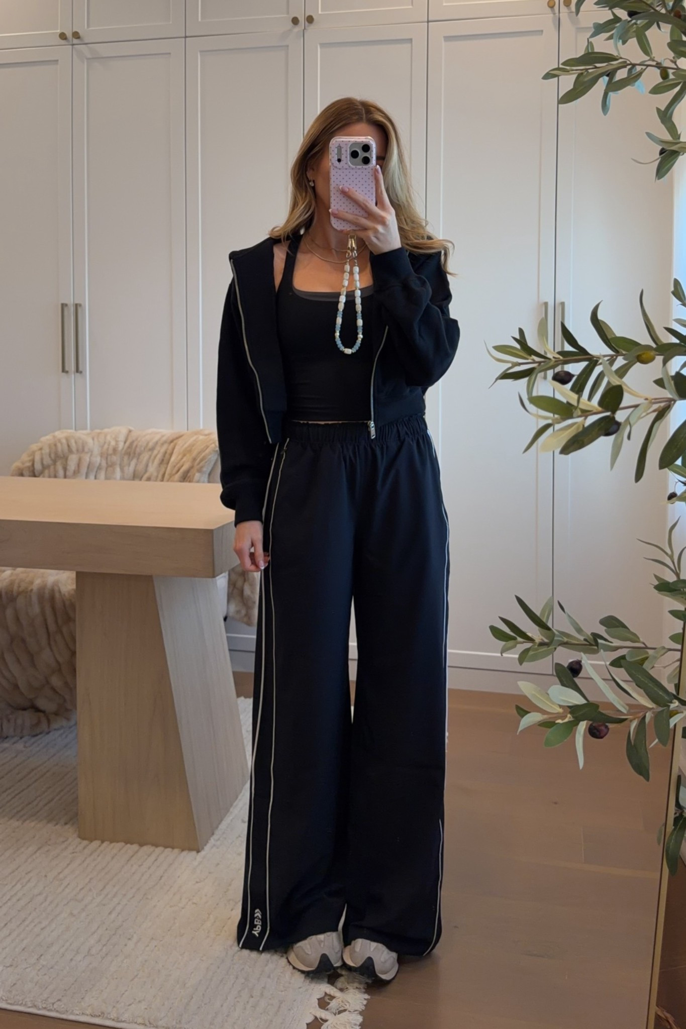 bra tank: xs // jacket: xs // track pants: xs regular — the best track pants i’ve tried!!! love this material.