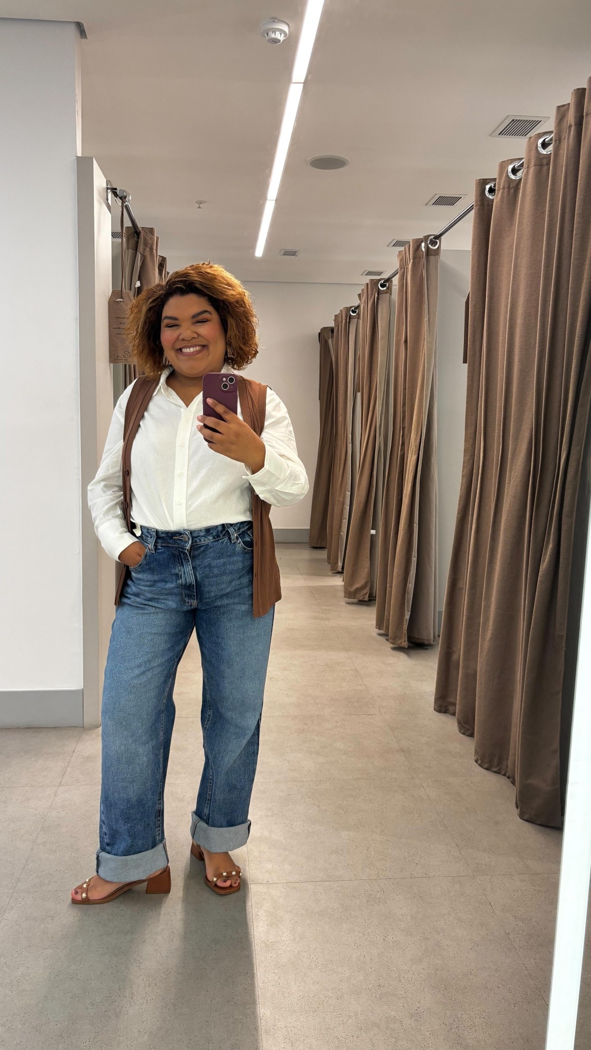 ✨Looks de trabalho com jeans ✨
Não precisa ir fantasiada para o trabalho da pra ir formal e mesmo assim mostrar seu estilo, duvido que exista algo melhor do que se sentir você mesma independente da situação.
.
.
✨Lembre-se de usar o cupom : Prisantana✨
.
.
Quer o link é só pedir 
.
.
#lookprisantana #fashion #cupomdedesconto #renner #modafeminina #provadorfashion #lookdetrabalho #corporativelooks