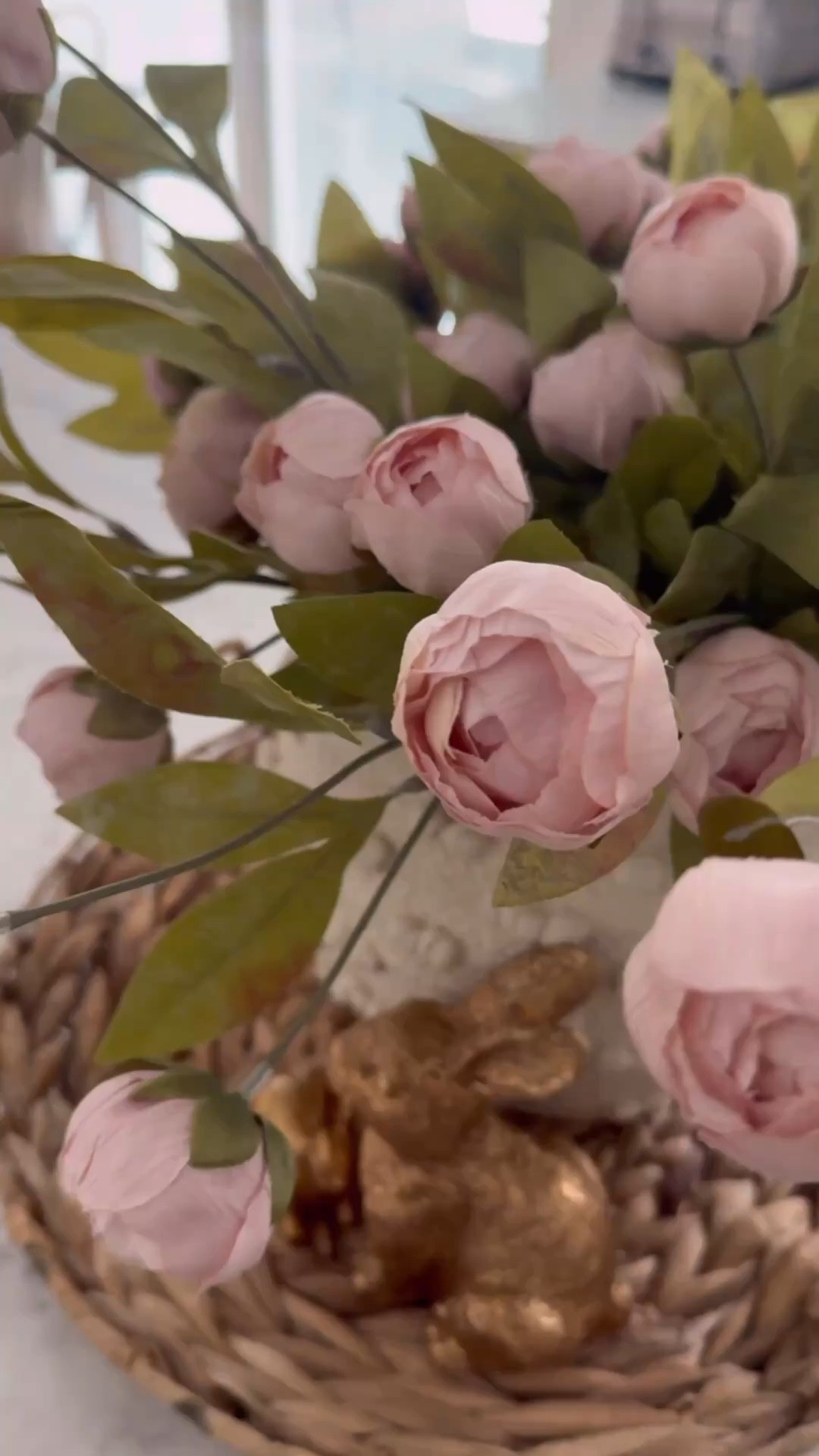 RESTOCK ON THE VIRAL PEONIES! Get them now!

Peonies | florals | home decor | Spring Decor | Vases 

#LTKSeasonal #LTKHome