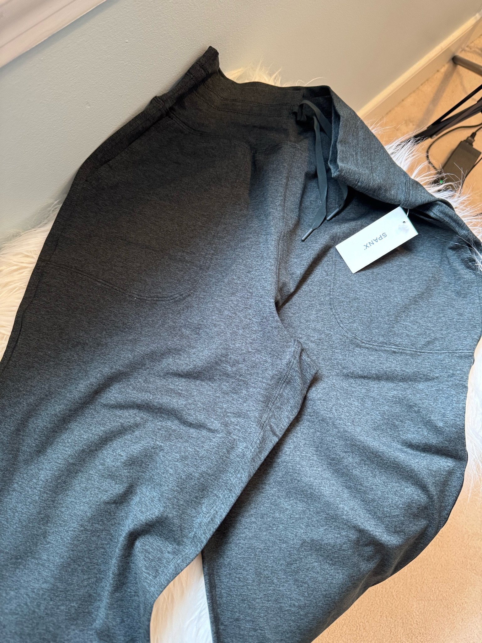 Spanx Sky Soft slim joggers in Essex green size medium tall

#LTKActive #LTKStyleTip #LTKOver40