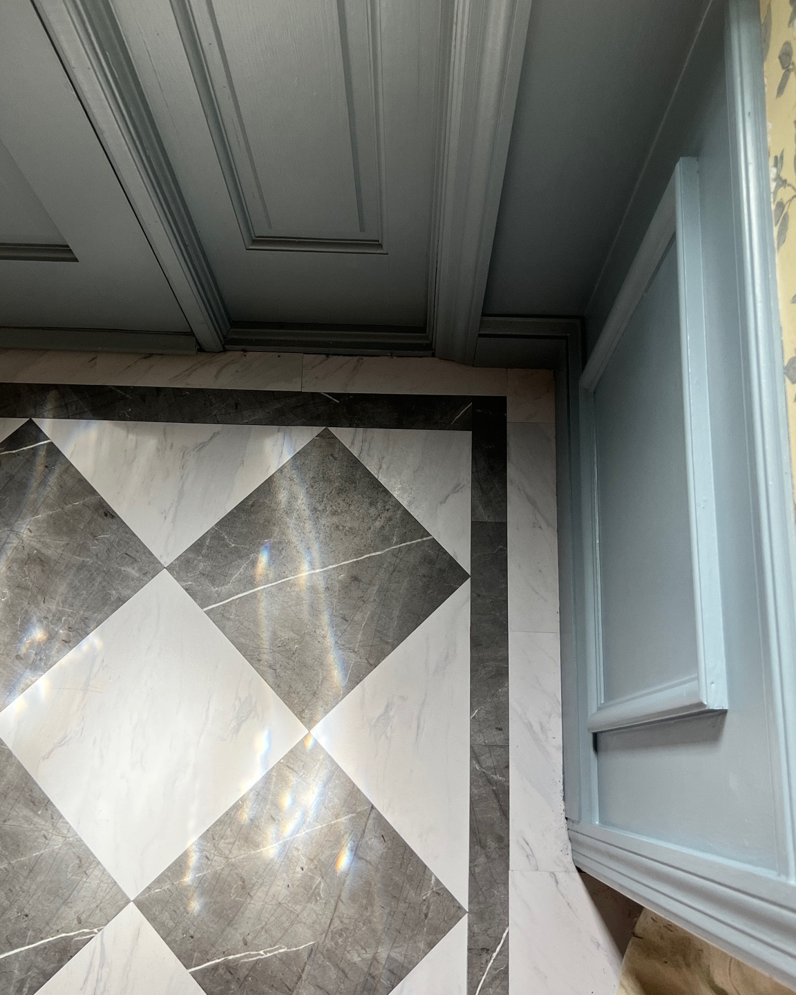 These peel and stick tiles are the best! They have the amazing veining and coloring that I can't stop recommending them to everyone! 

You can easily cut them with a box cutter and a straight edge or for straight/perpendicular cuts, I used my flooring plank cutter because I'm not trustworthy with a box cutter 😂

#LTKunder100 #LTKhome