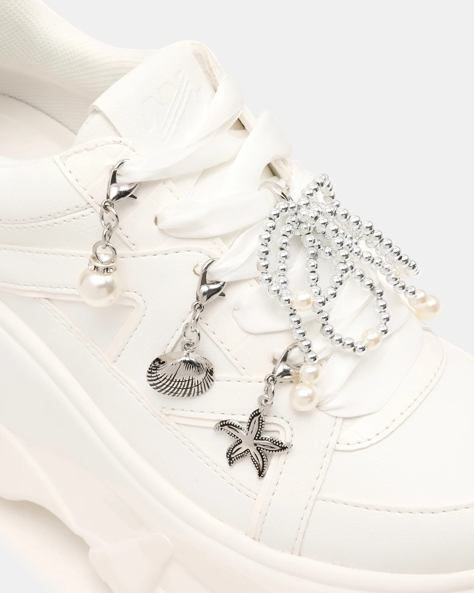 FIFI White Chunky Platform Low-Top Lace-Up Charms Women's Sneaker | Steve Madden (US)