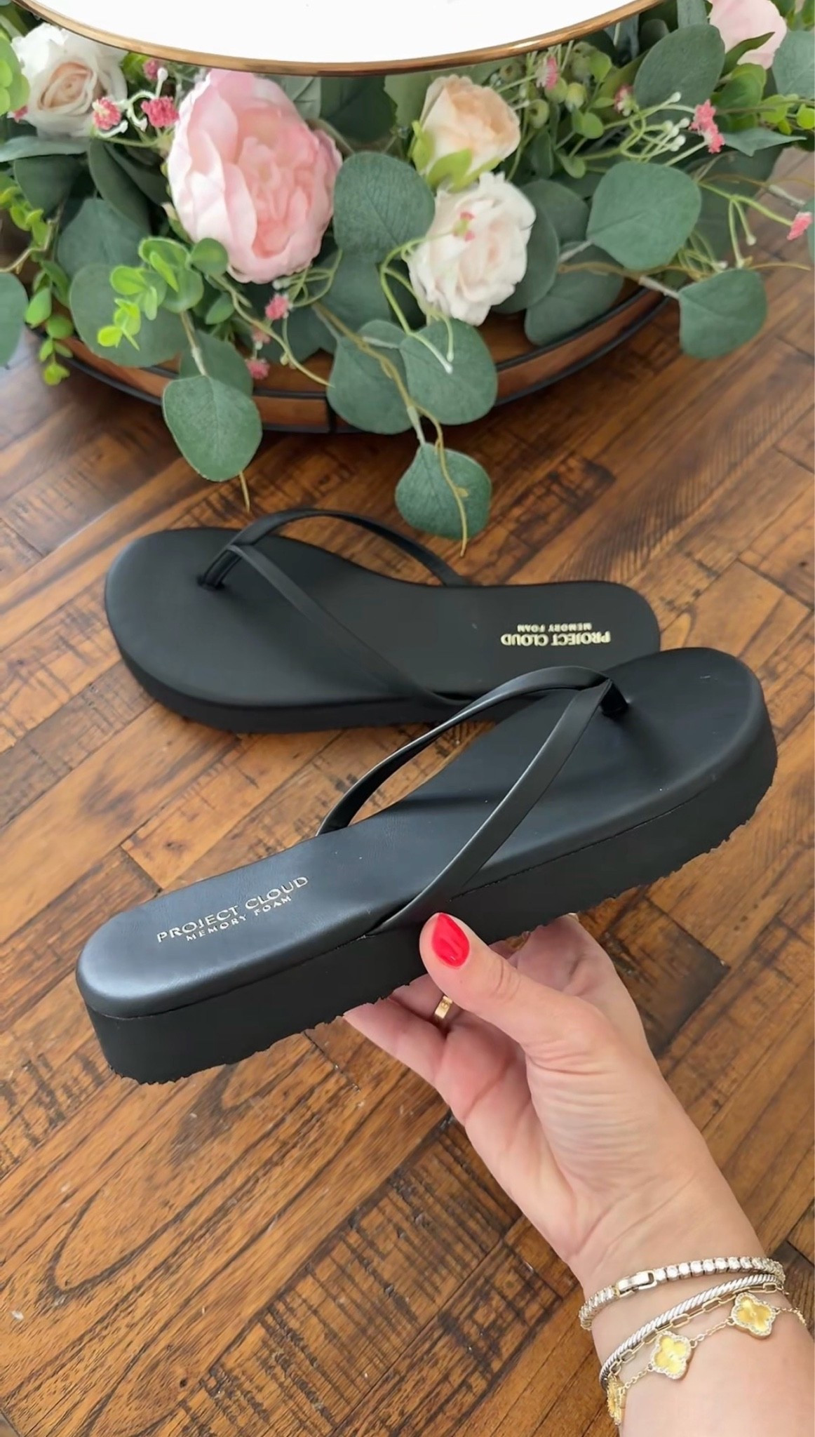 Comfy cute memory foam flip flops!