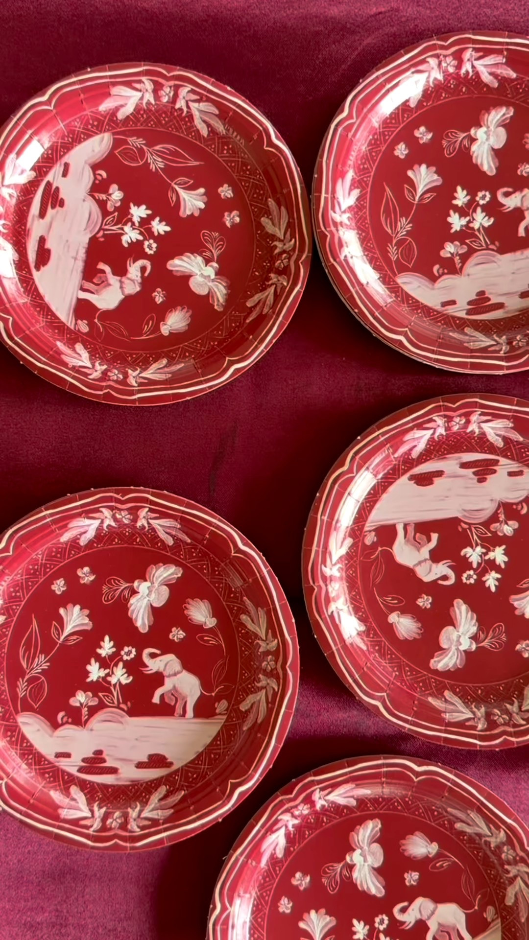 Holidays on Amazon just keep getting better! ✨ My recent checkout was too good not to share — including these stunning silver taper candle holders and the most beautiful burgundy paper plates that are so chic… it’s silly. They’re paper!

I also grabbed this rich burgundy tablecloth and the prettiest holiday bakebook — all from @amazon and all absolutely perfect for festive hosting. 🌲

Comment HOLIDAY and I’ll send every link straight to you!

#holidaydecor #amazonfinds #amazonhome #holidayhosting #christmasdecor #tablescaping #holidaytablescape #hostessfavorites #seasonalstyling #chicdecor #burgundydecor #christmashome #festivefinds #amazonmusthaves