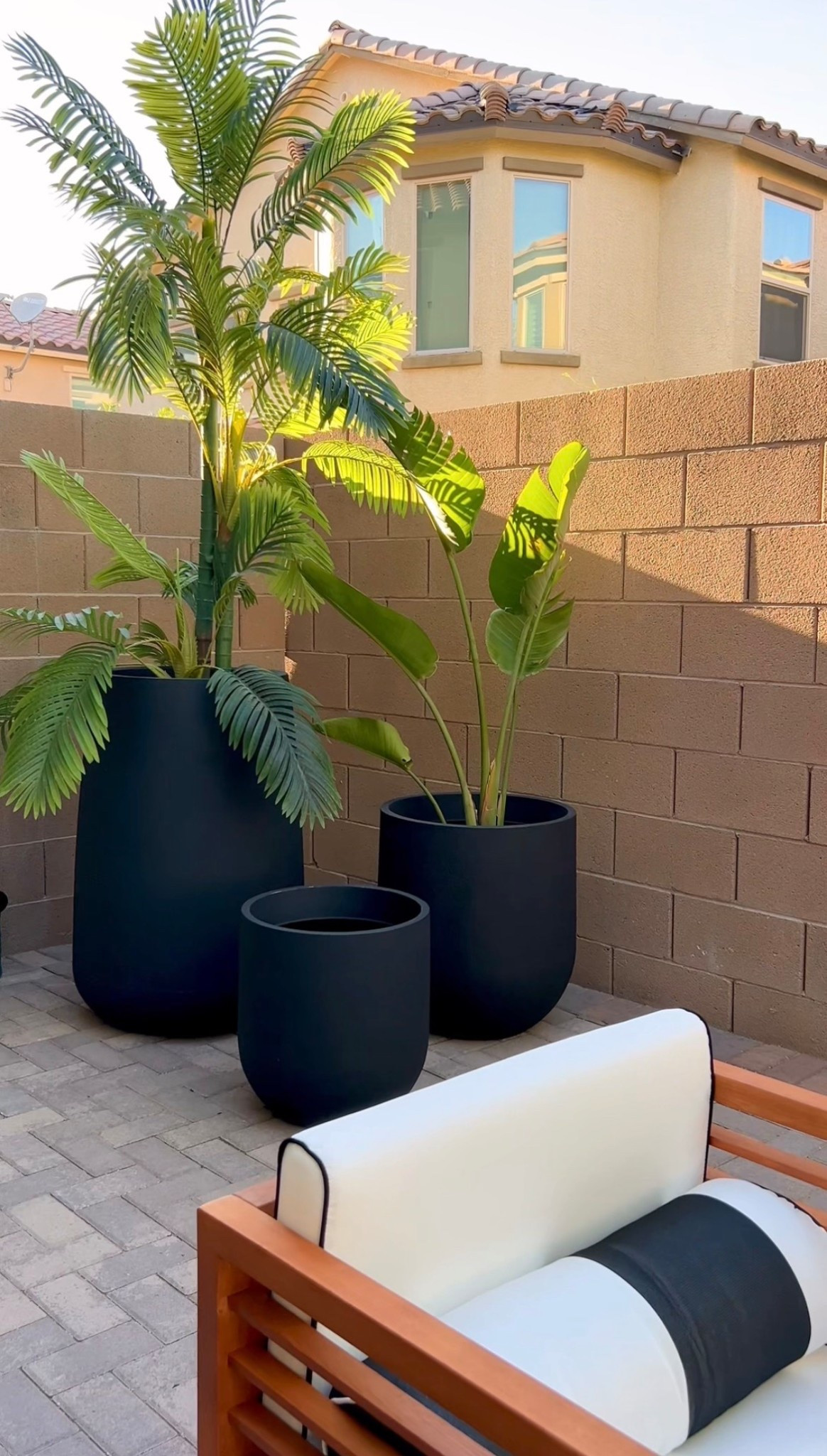Faux outdoor plants that actually look real 🌿✨ perfect for upgrading your courtyard, patio, or front porch without the maintenance 🙌🏽

Patio refresh, outdoor living, outdoor decor, outdoor inspo, spring, summer 

#LTKHome #LTKSeasonal