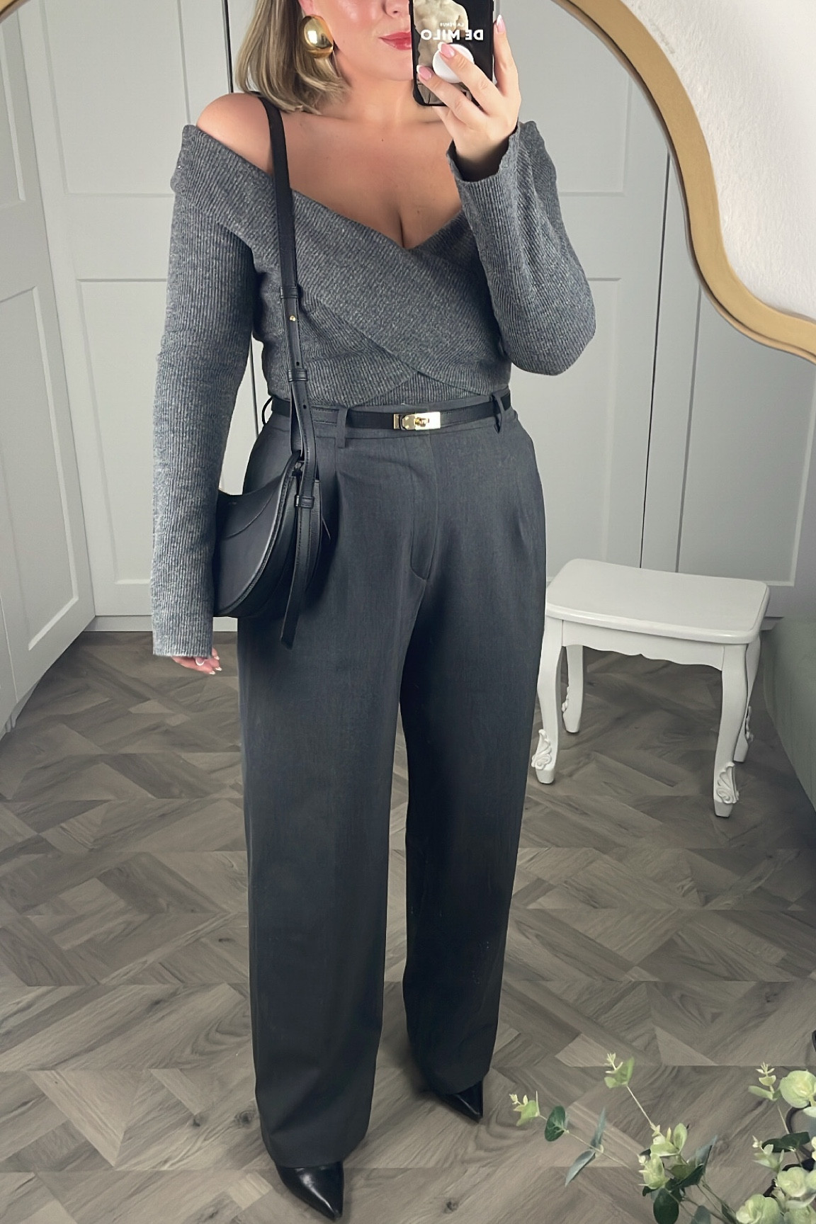 Date night attire 💋

Bag is Polene Paris Numero Dix, boots are old Topshop and earrings are Zara

#LTKSeasonal #LTKmidsize