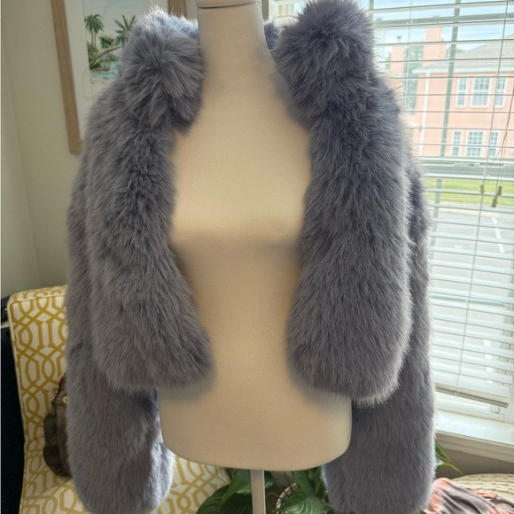 ALO Opulent Faux Fur Cropped Jacket in Winter Frost | Poshmark