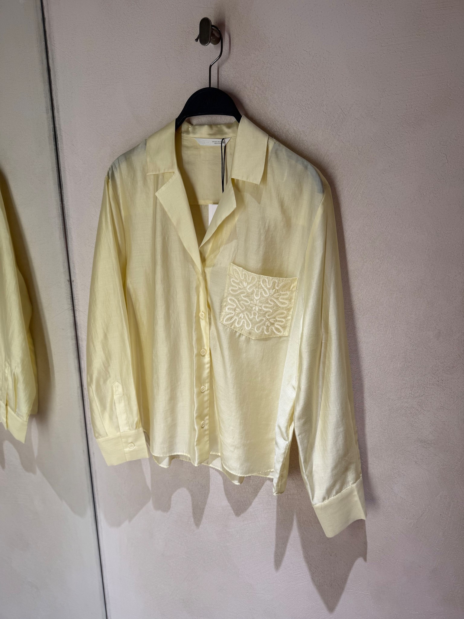 LOEWE AT ZARA IN BUTTER YELLOW🌼
Tags: embroidered pocket detail sheet floaty shirt collar mesh fashion summer inspo outfit ideas chic women’s style holiday vacation modest luxury Dubai st tropez Cannes trending 

#LTKsummer #LTKstyletip
