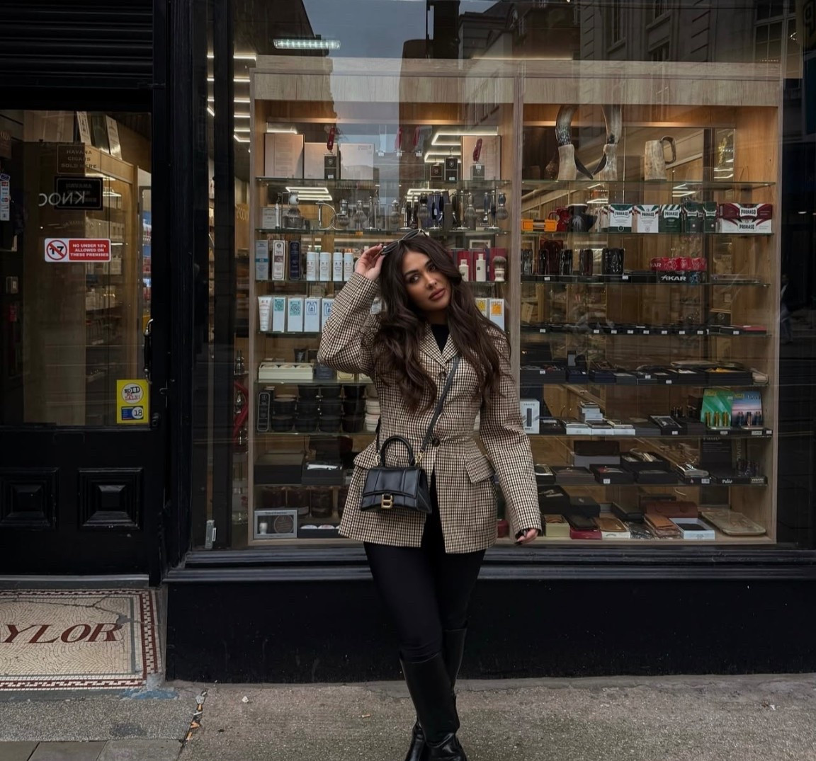 Check blazer 

#LTKautumn #LTKwinter #LTKstyletip