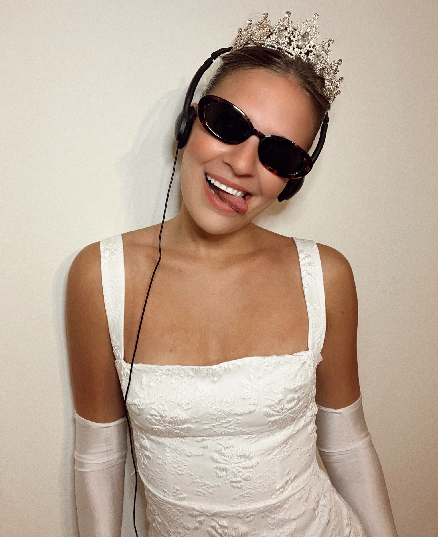 Princess Diaries costume 

#LTKparties #LTKfindsunder100 #LTKHalloween