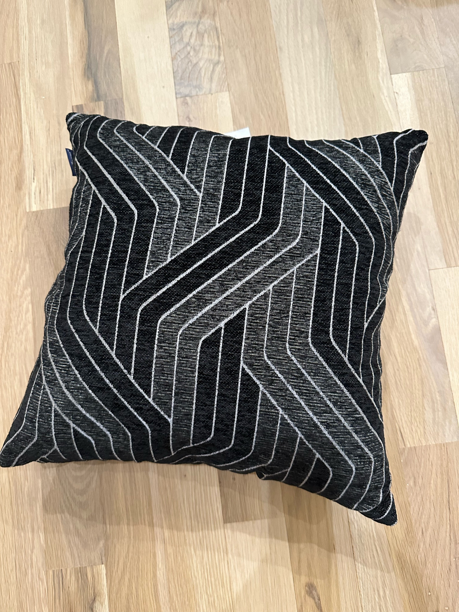 Modern home decor pillow finds couch pillow decor 

#LTKstyletip #LTKhome #LTKsalealert