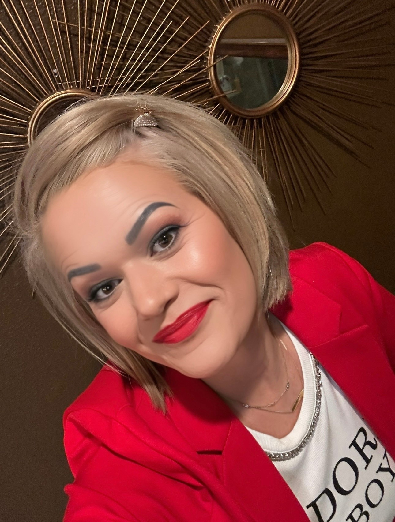 A healthy lifestyle isn’t about always making perfect choices. It’s about doing your best, and some days that means just getting out of bed. It means putting on a smile, getting ready, maybe grabbing your favorite lipstick or cozy t-shirt… and putting your best foot forward. If today wasn’t your best day, that’s ok. Tomorrow will be better! 💋 Don’t let the hard days win!

#LTKmomlife #LTKdayinmylife