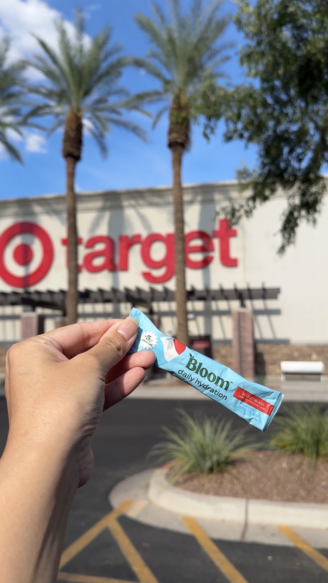 New finds at Target this week! Staying hydrated for all my Target runs with @bloomsupps! Helps me with my daily hydration while I’m on-the-go 💦 Now available at Target 🎯 

Comment “SHOP” and I’ll send a link on this Target run 🎯 Some things are not online yet!

#bloompartner #target #targetstyle #targetrun #targetfinds