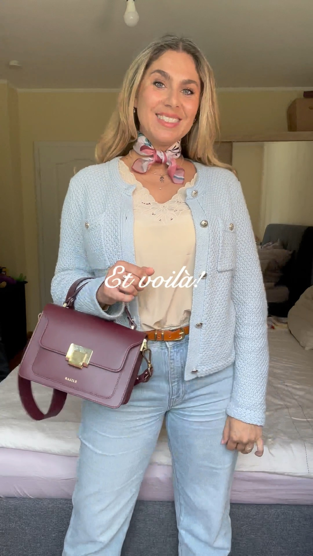 #frenchstyle outfit breakdown - how to make jeans look chic and bring contrast. 

#LTKStyleTip #LTKMidsize