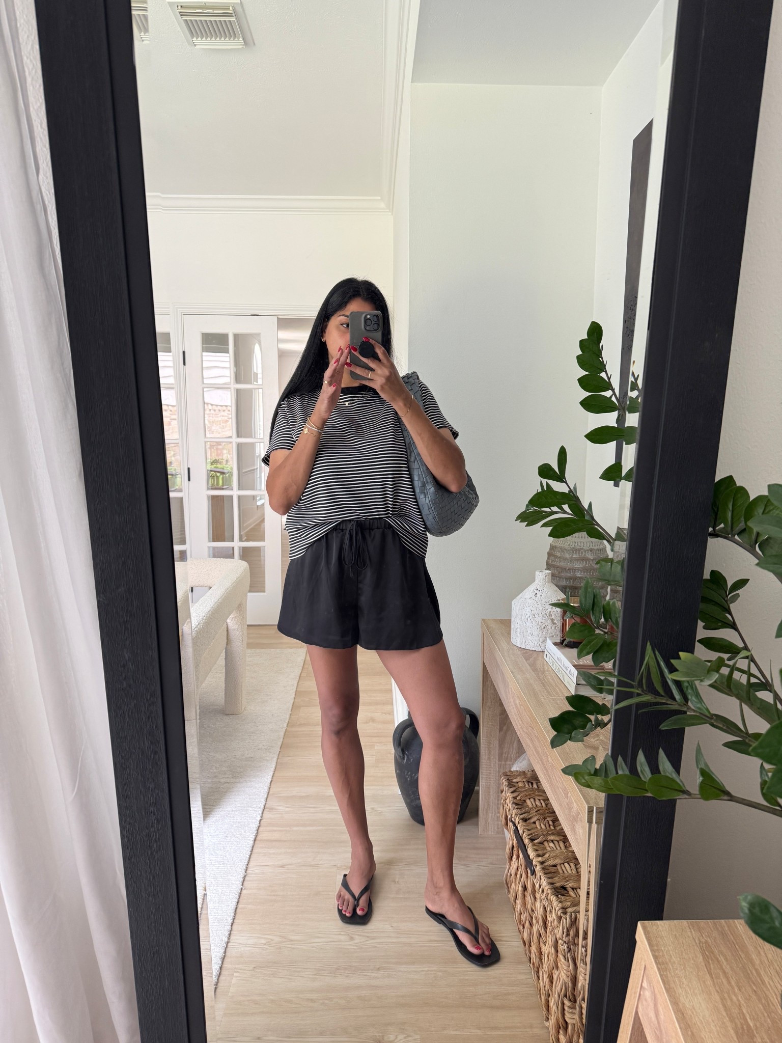 Toddler Mom Outfits that prioritize comfort 

#LTKMidsize #LTKFindsUnder50 #LTKFindsUnder100