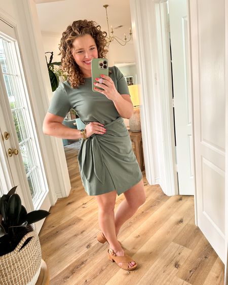 This wrap dress that everyone is raving about lived up to the hype! Very comfortable and complimentary- TTS, I’m wearing a Medium.

#LTKfindsunder50 #LTKSeasonal #LTKmidsize