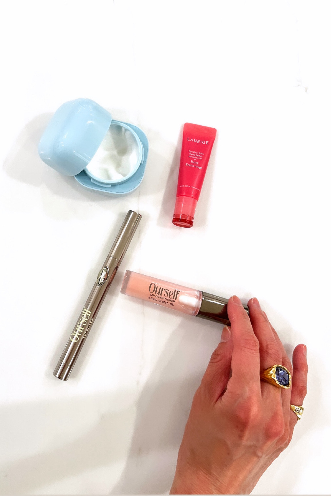 Current beauty product obsessions! The moisturizer is so hydrating and feels so silky when applying. The lip balm is perfectly glossy without being sticky and smells so good! The lip filler works! And the conditioner is another gloss I love, a must-have in my makeup bag! 💕

Skincare, toiletries, beauty bag

#LTKAsia #LTKGiftGuide #LTKbeauty