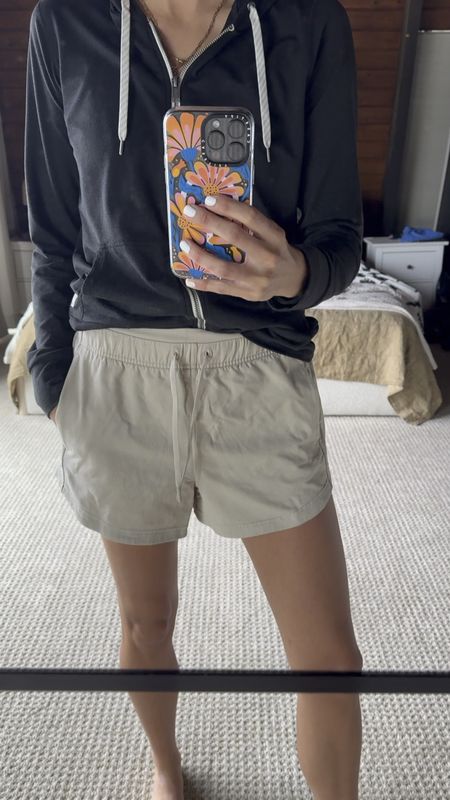 These shorts are going to be on repeat every day this summer. I’m obsessed!! 