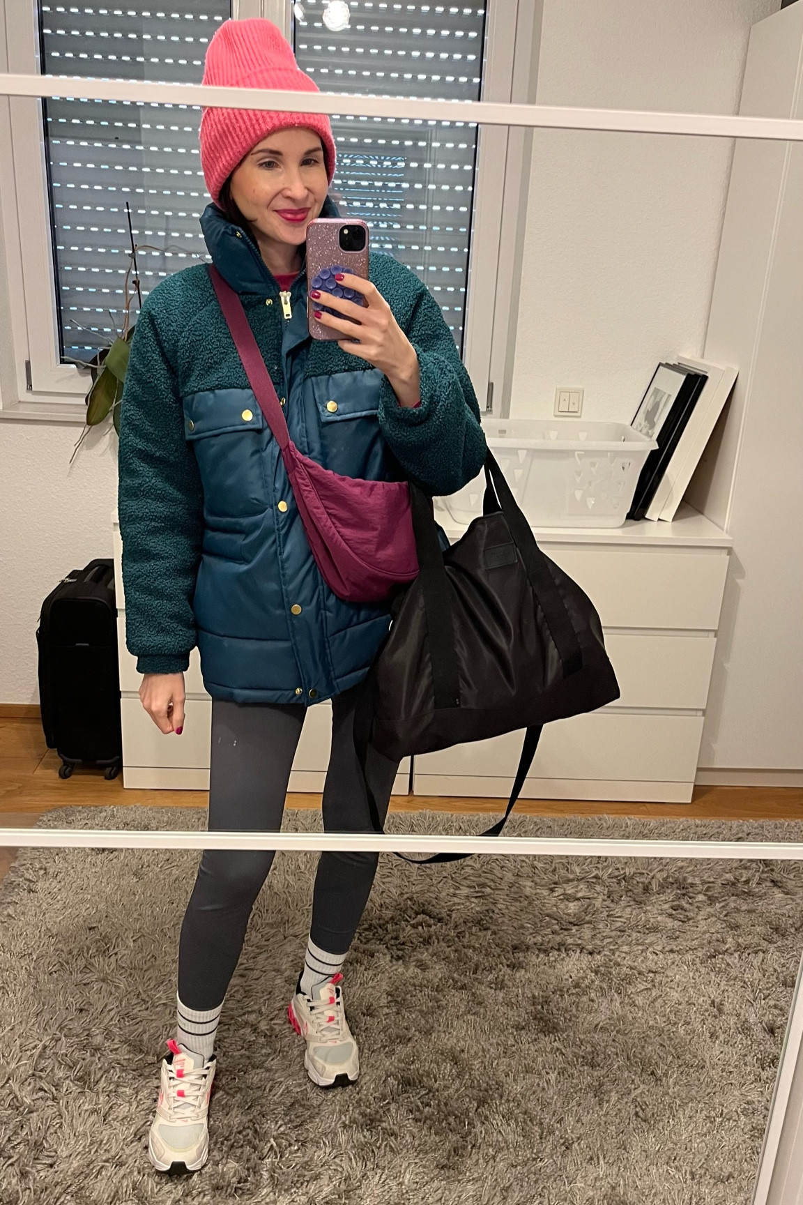 Mein Herbst-Outfit für den Weg zum Sport 💪🏻🔥 Ich liebe die Kombi aus petrolfarbener Fleecejacke und violetter Tasche 🐊🌺

#sportoutfit #herbst #fleecejacke

#LTKautumn #LTKdeutschland #LTKwinter