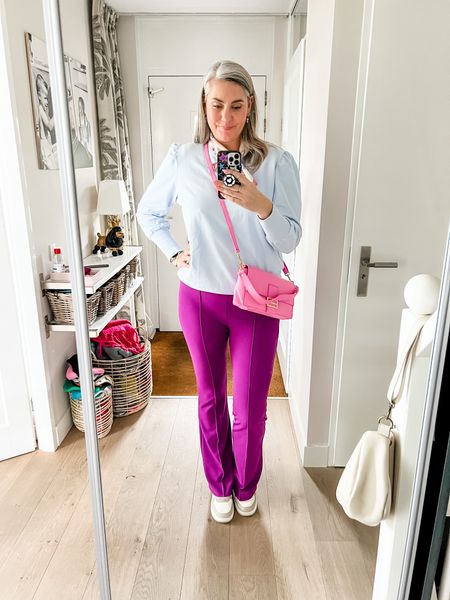 Outfits of the week

Who would have guessed light blue and purple looked so good together?!

Sweatshirt from Elvira via Just a Joke (xl), purple trousers from Guts Gusto (L) and the pink purse is from Luvvies by Saar. Paired with a vintage silk Christian Dior scarf and neutral Fila high top sneakers. 



#LTKeurope #LTKcurves #LTKstyletip