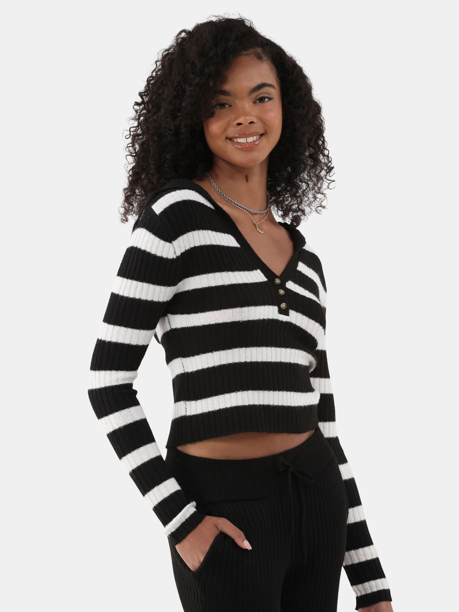 No Boundaries Hooded Henley and Pants Sweater Set, 2-Piece, Women’s | Walmart (US)