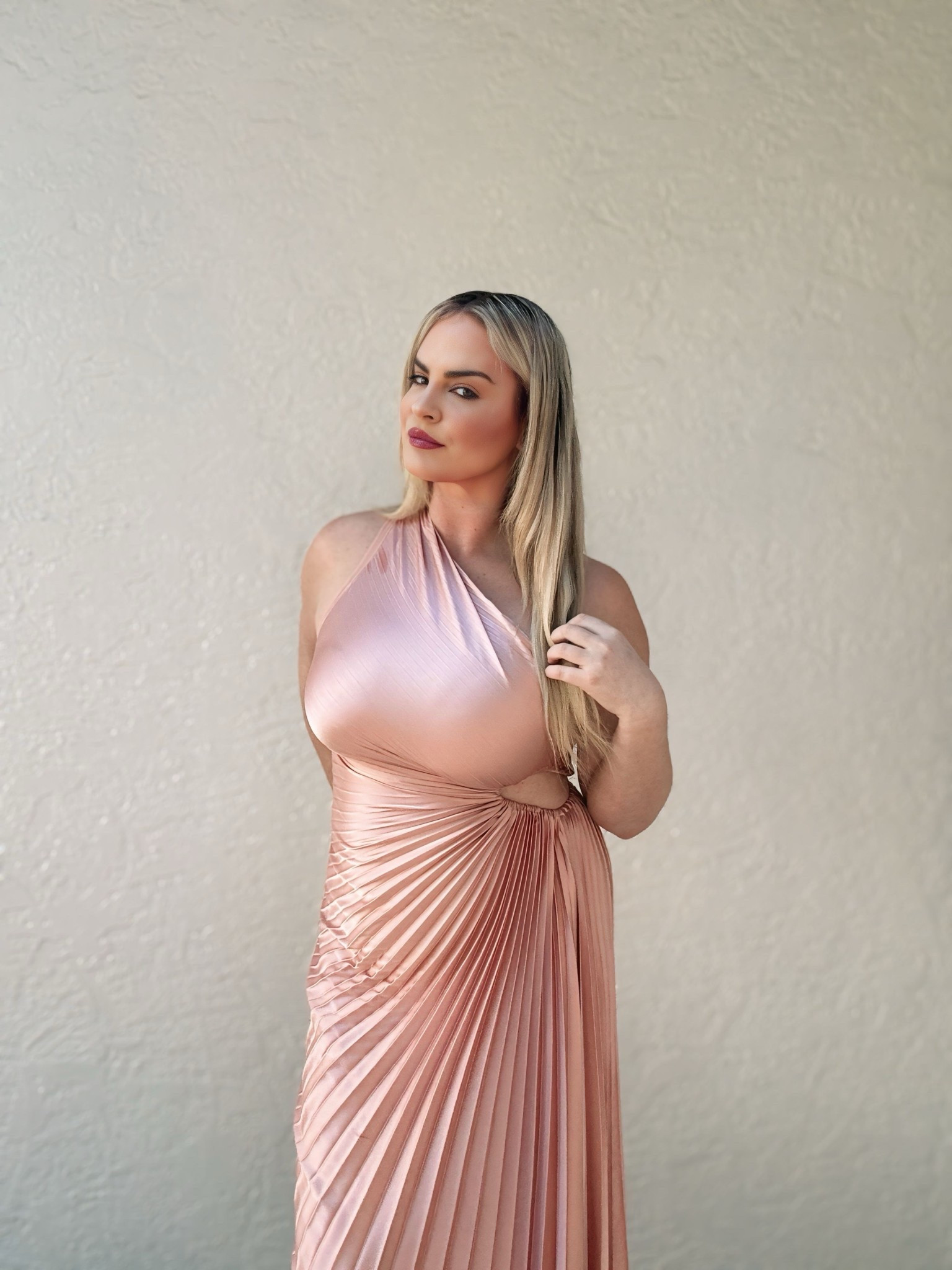 Beautiful blush midi dress
Fits tts
Code: hilary30

Date night dress
Easter dress
Wedding guest dresss
Sticky bra
Guest dress
Graduation dress
Party dress 
Event dresss

#LTKTall #LTKdayinmylife #LTKSeasonal