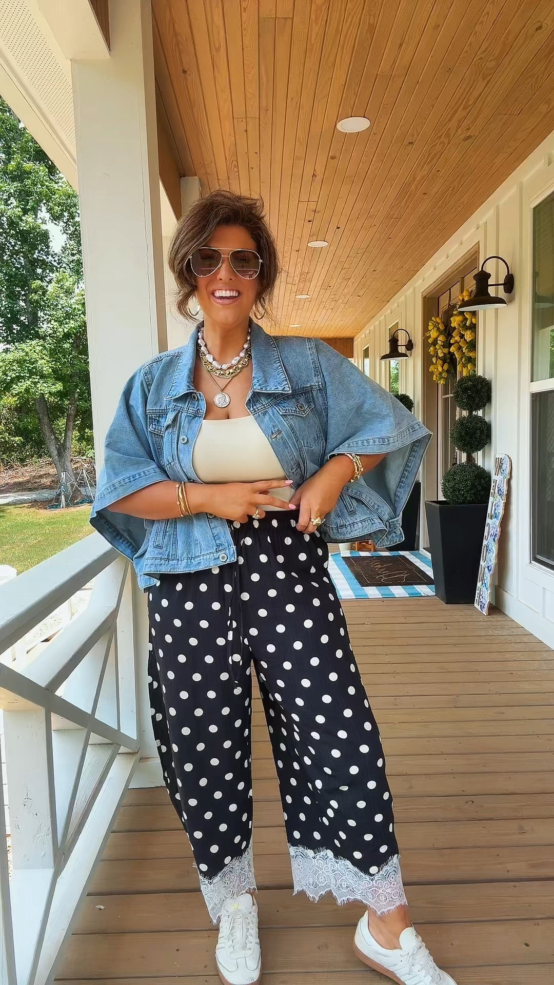 I love me a good flowy pant and if they have polka dots!?!?! I’m SOLD! 🙌🏻🖤

#LTKootd #LTKmomlife #LTKvlog