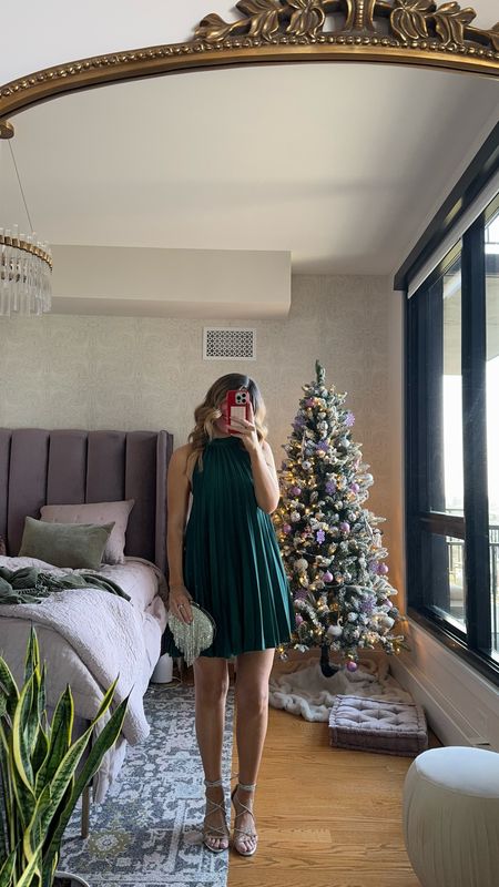 40% off Abercrombie holiday green pleated mini Christmas dress
dress: use code CYBERAF 
ring: use code emersonn
in my usual small


#LTKHoliday #LTKCyberWeek #LTKsalealert