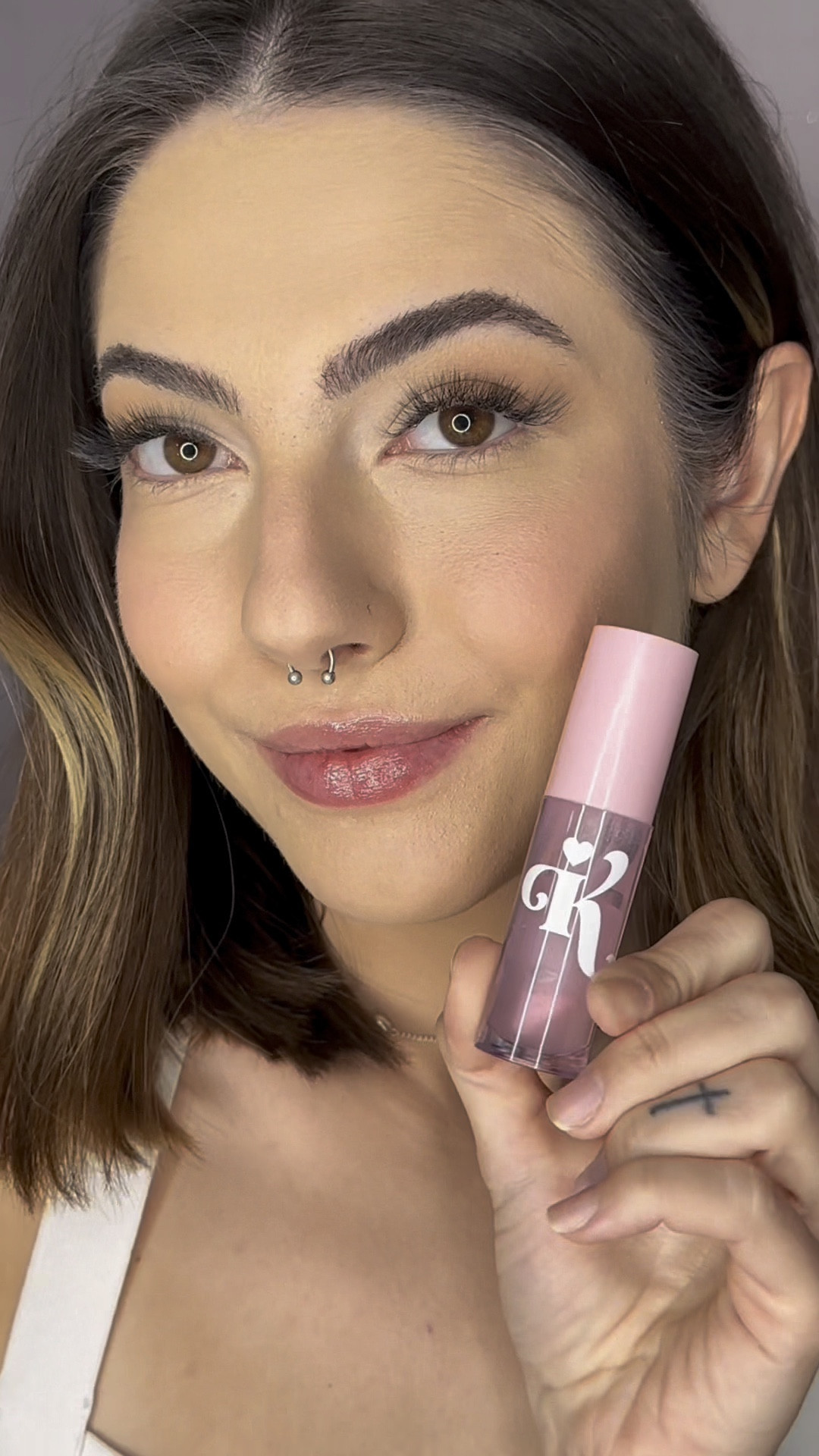 GLOSS OIL KAREN BACHINI BEAUTY: simplesmente apaixonada na textura e em como ele cuida dos lábios o mesmo tempo que deixa ele lindo 💖

#LTKbeauty #LTKbrasil