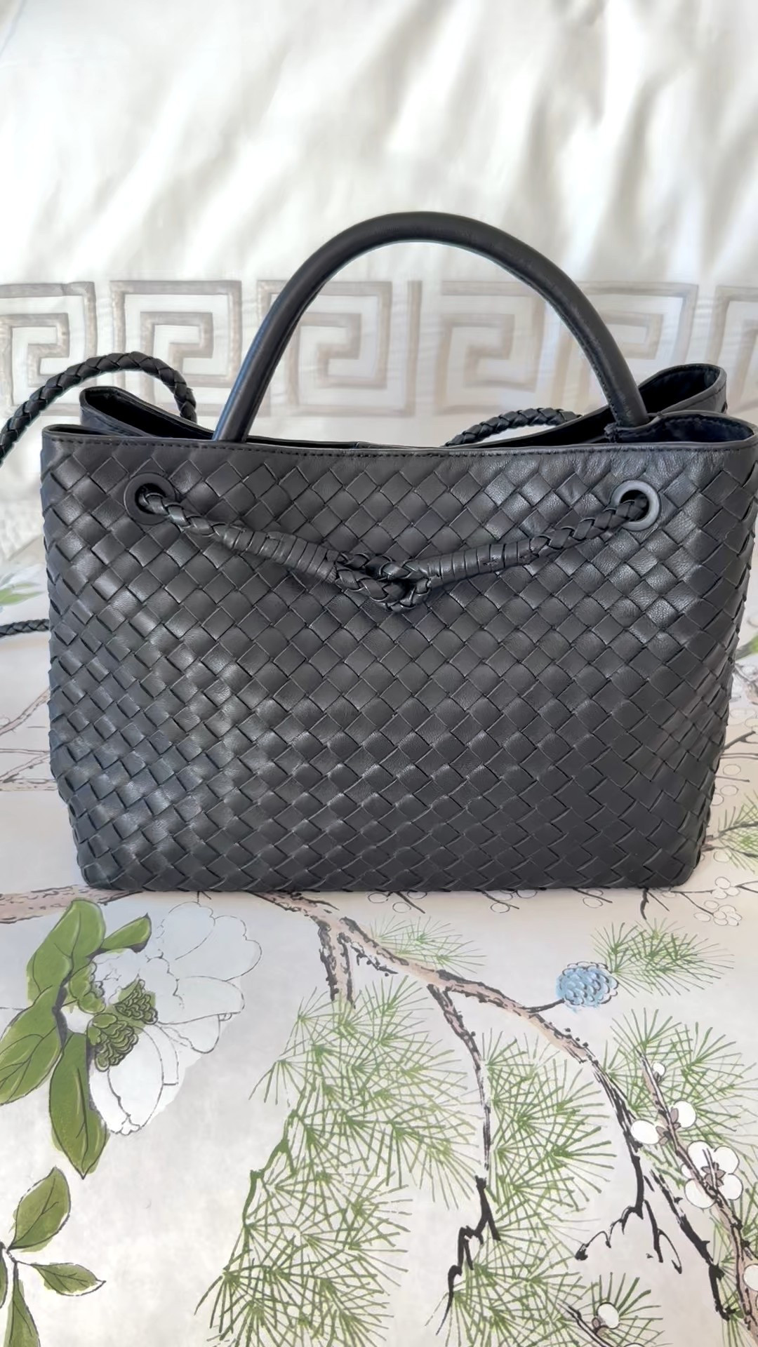  Beautiful Woven Leather Tote from @onequince
 #QuincePartner

I’ve linked several colors and other great woven accessories 

#LTKHoliday #LTKSeasonal #LTKGiftGuide