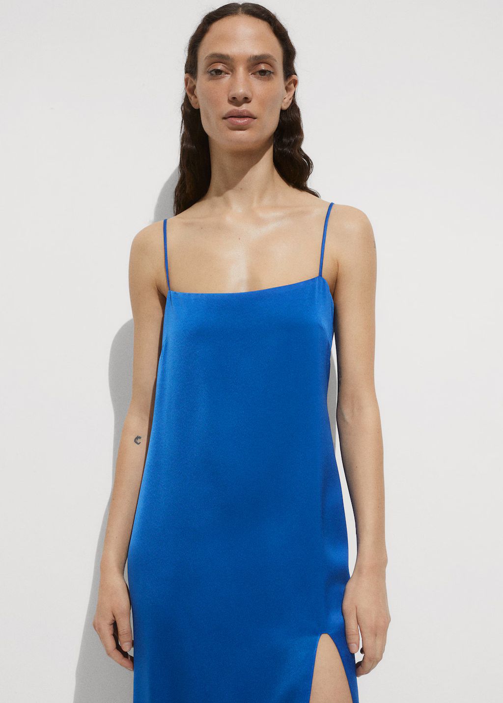 Side-slit satin dress - Woman | MANGO USA | MANGO (US)