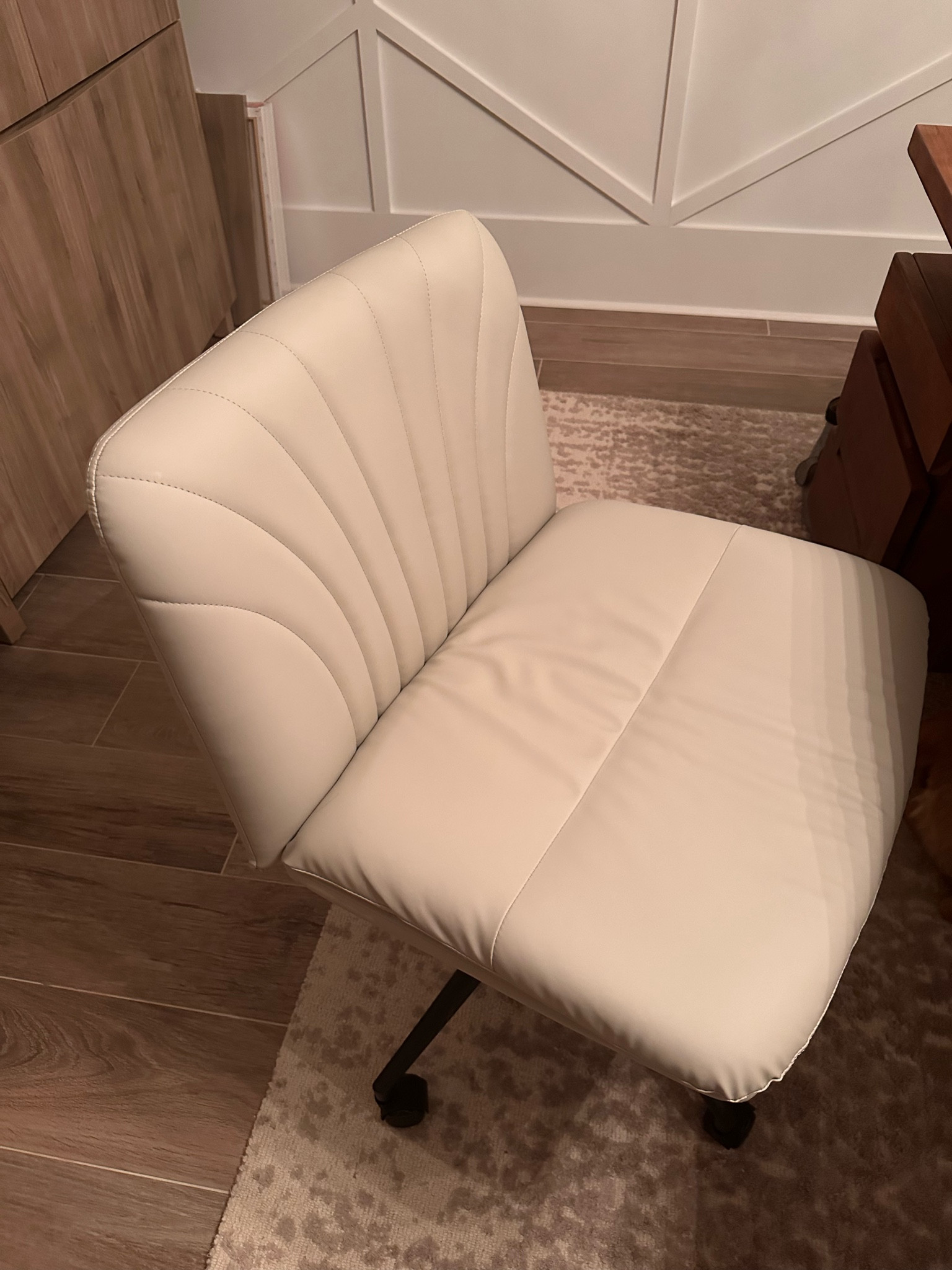 Cross cross chair WITH reels. This thing is amazing!    